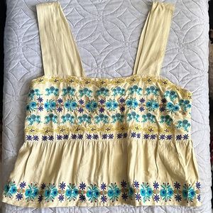 NWT Natural Life Embroidered Crop Sz L